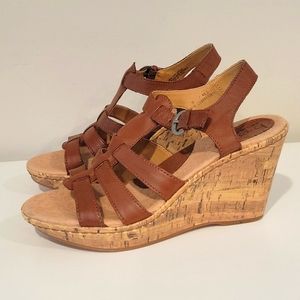 B.o.c brown leather wedge